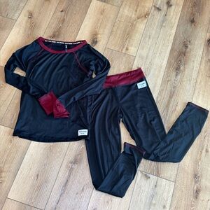 Steve Madden Black and Burgundy Top so soft pajama set Small new with no tags